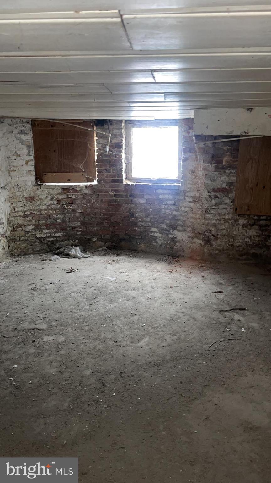 1009 Appleton Street Baltimore, MD 21217 - Photo 7 of 13