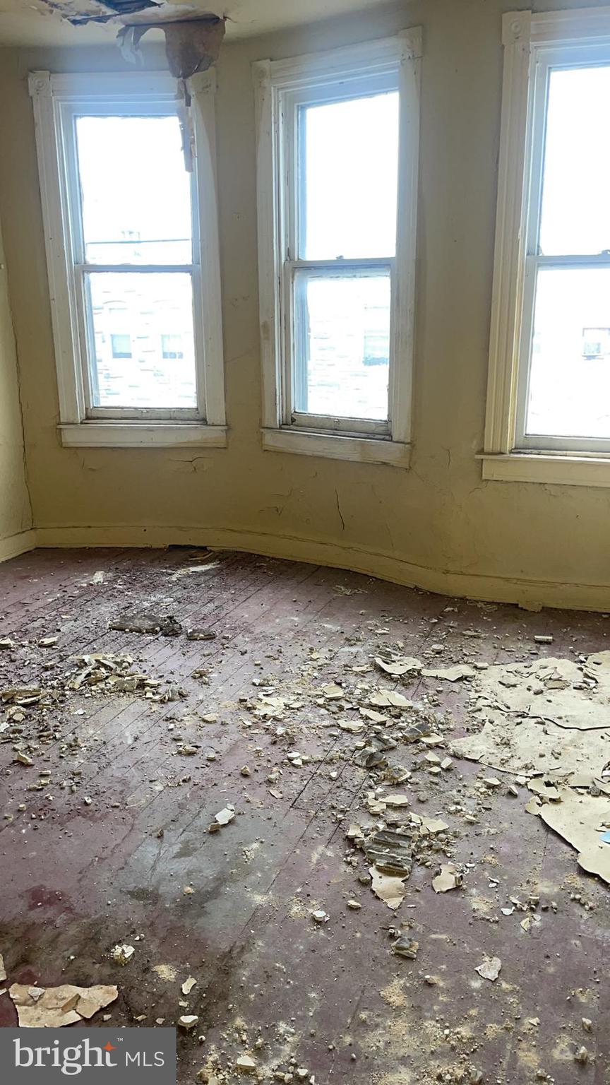 1009 Appleton Street Baltimore, MD 21217 - Photo 9 of 13