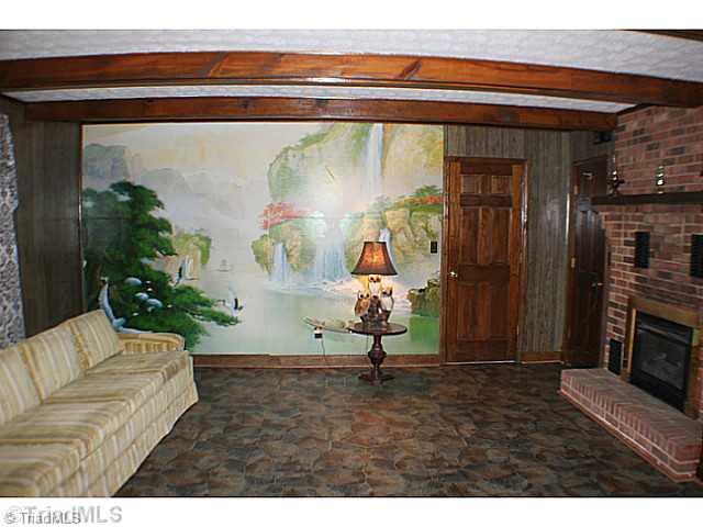 1365 Locust Grove Road Westfield, NC 27053 - Photo 12 of 16 Den/Family/Great Room.