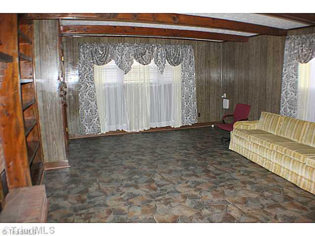 1365 Locust Grove Road Westfield, NC 27053 - Photo 6 of 16 Den/Family/Great Room.