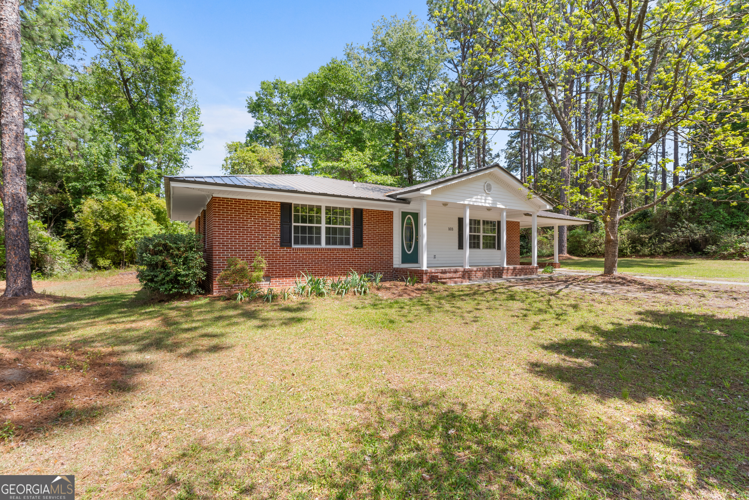 103 Forest Road Sylvania, GA 30467 - Photo 3 of 24