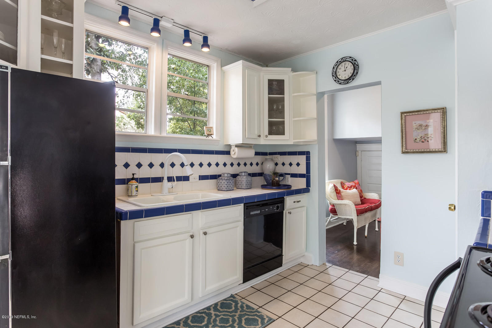 1620 Cherry Street Jacksonville, FL 32205 - Photo 18 of 34 a kitchen with a sink cabinets and window