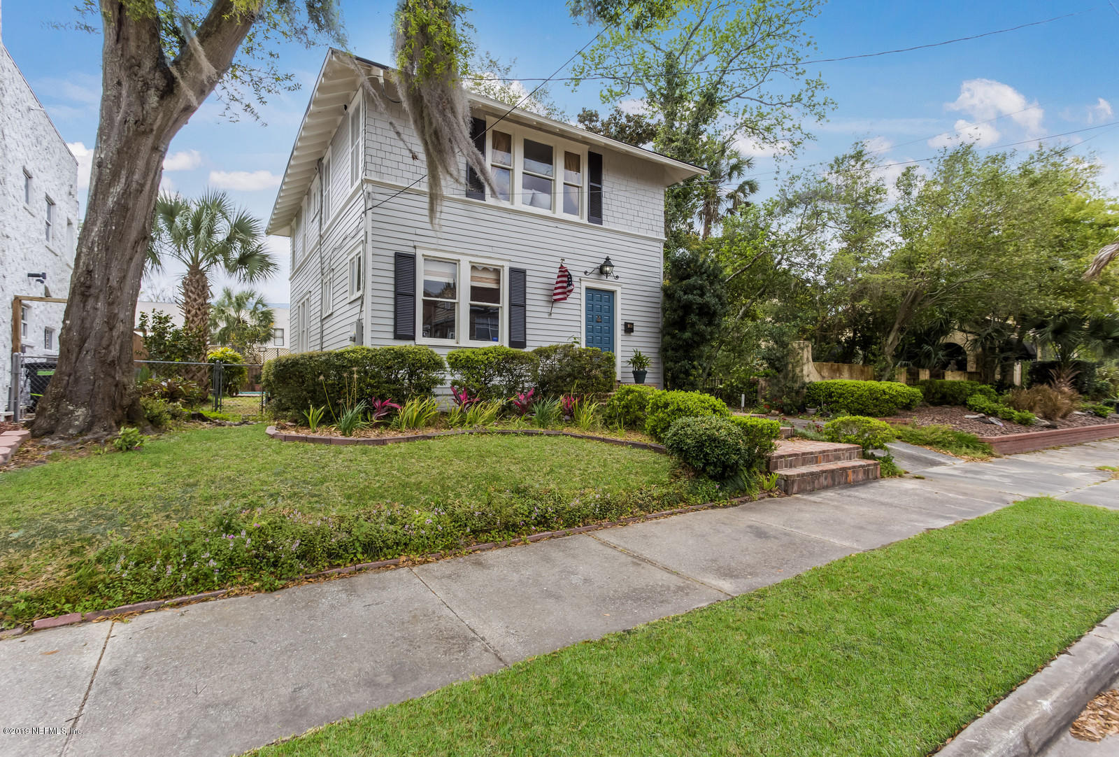 1620 Cherry Street Jacksonville, FL 32205 - Photo 2 of 34 a front view of a house with a yard