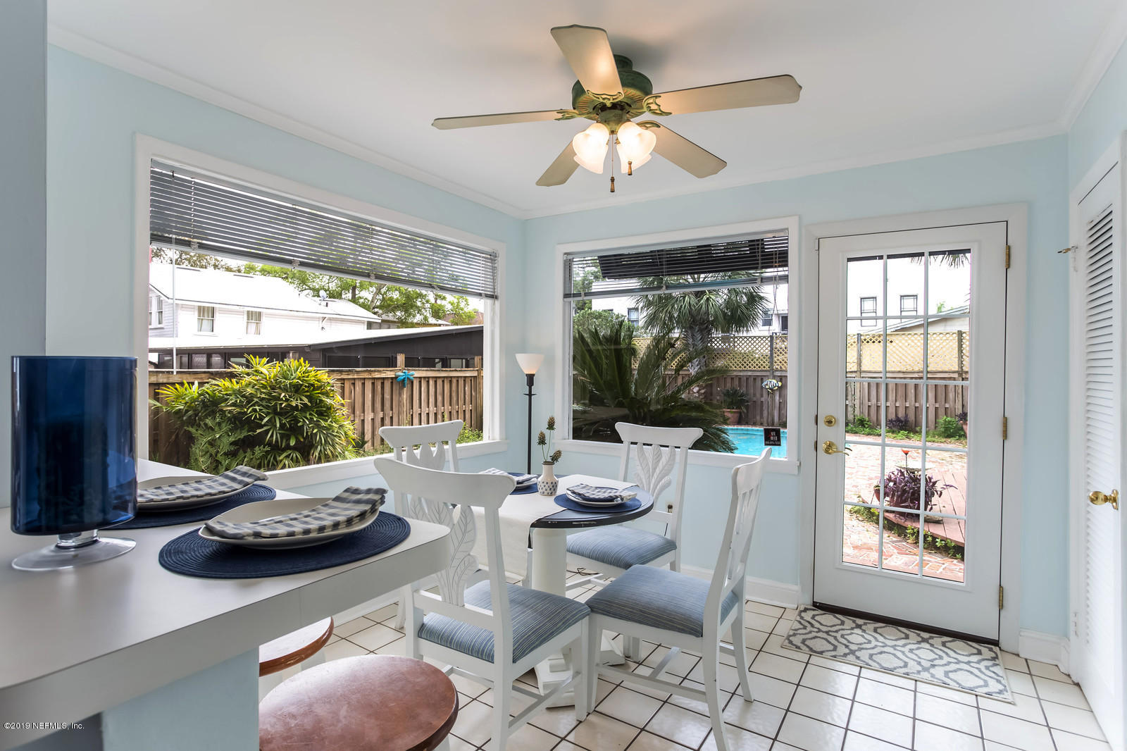 1620 Cherry Street Jacksonville, FL 32205 - Photo 23 of 34 a living room with furniture and a large window