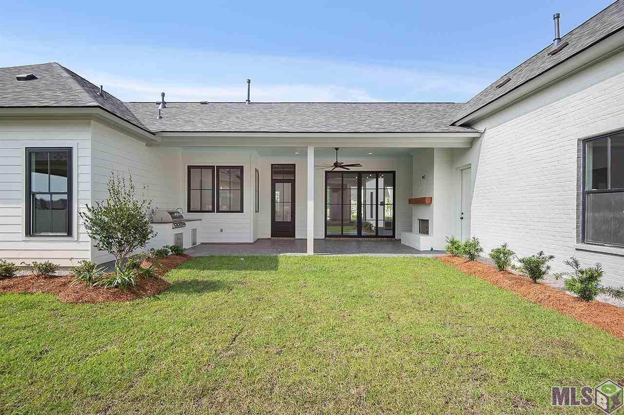 13604 Brook Point Drive Baton Rouge, LA 70810 - Photo 3 of 26 Side yard with large covered patio