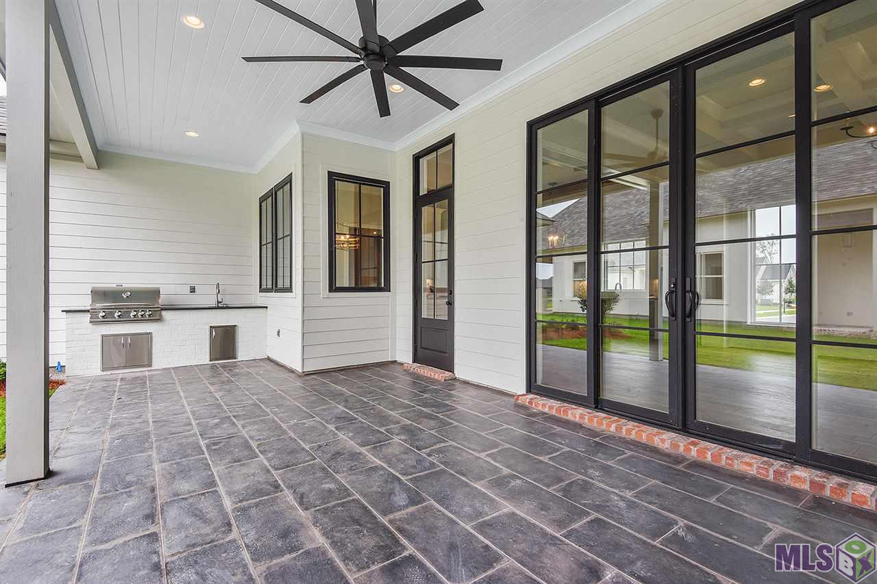 13604 Brook Point Drive Baton Rouge, LA 70810 - Photo 4 of 26 8 foot slider doors