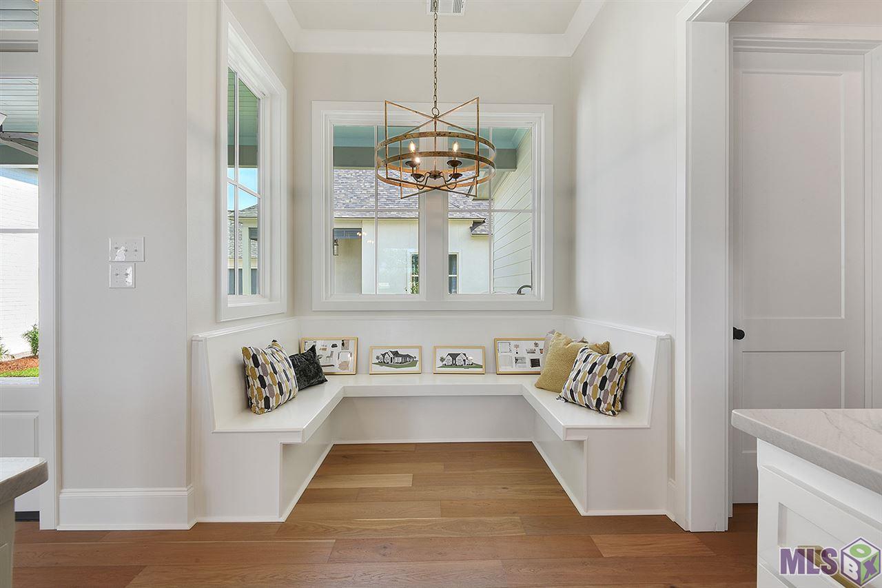 13604 Brook Point Drive Baton Rouge, LA 70810 - Photo 10 of 26 Banquette for breakfast table