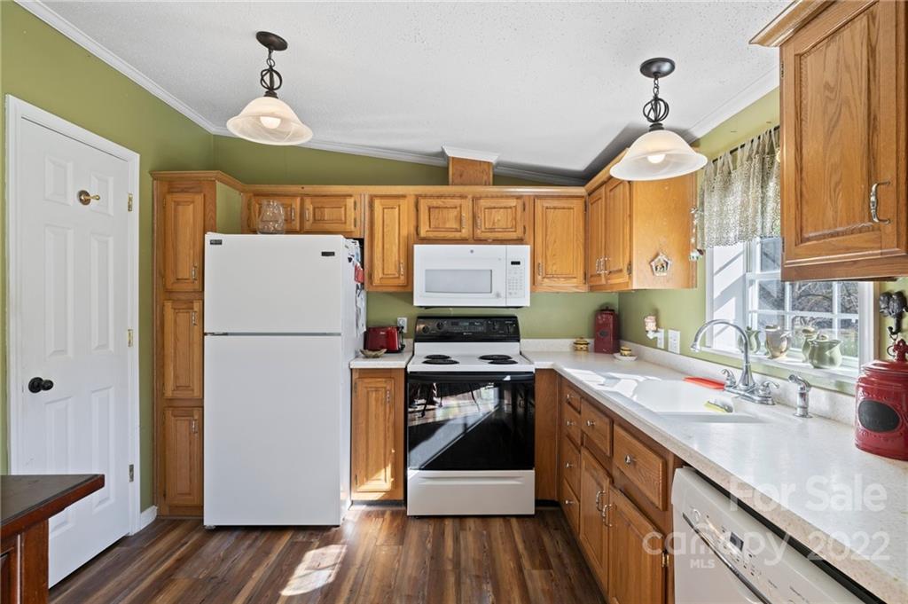 145 Morgan Road Hendersonville, NC 28739 - Photo 10 of 23 Gallery Image 10