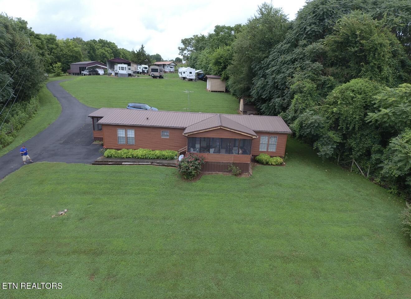 6800 Lakeshore Drive Rutledge, TN 37861 - Photo 12 of 42 6800 Lakeshore Dr Pics13