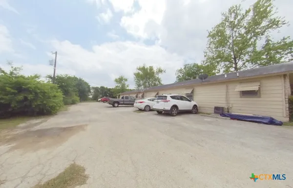 $850,000 | 200-220 Quail Run Road, Martindale, TX 78655