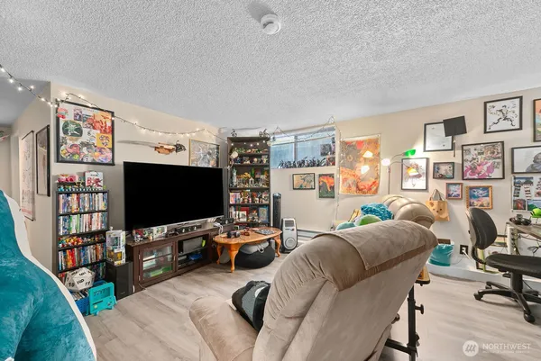 $1,065,000 | 15328 40th Avenue West, Lynnwood, WA 98087