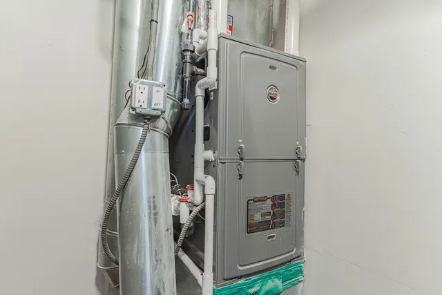 $199,900 | 10528 South Aberdeen Street, Chicago, IL 60643