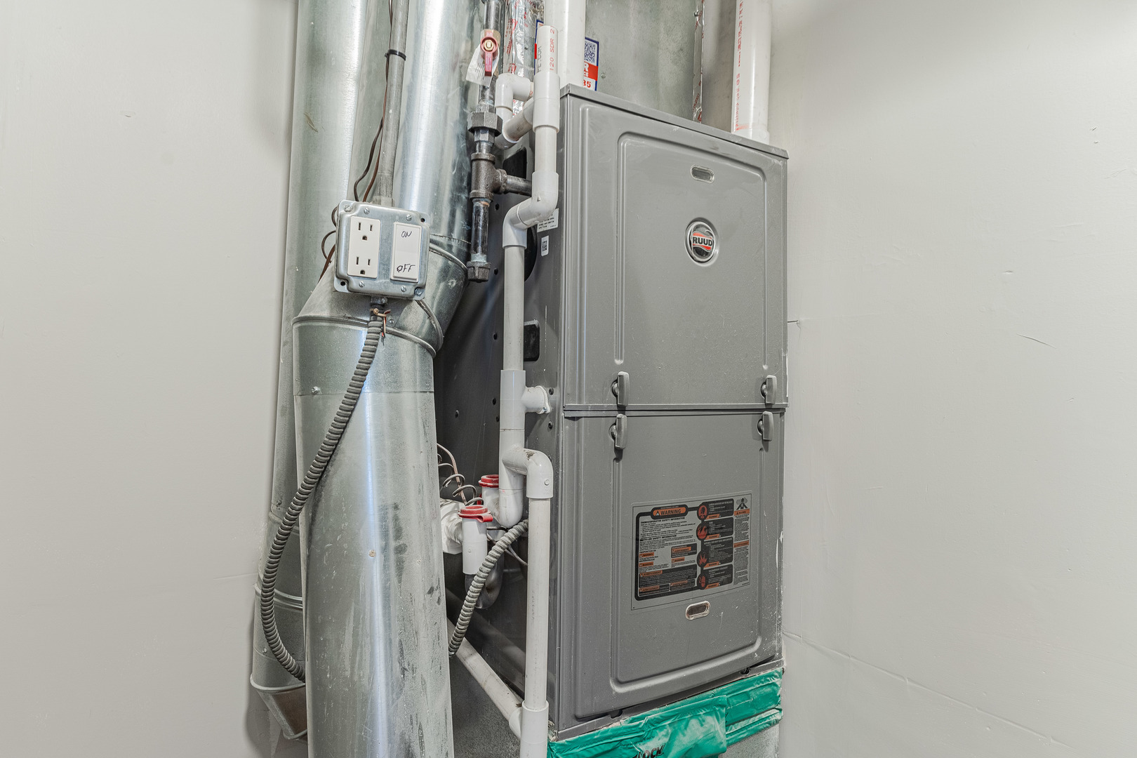 10528 South Aberdeen Street Chicago, IL 60643 - Photo 30 of 33 a view of water heater room