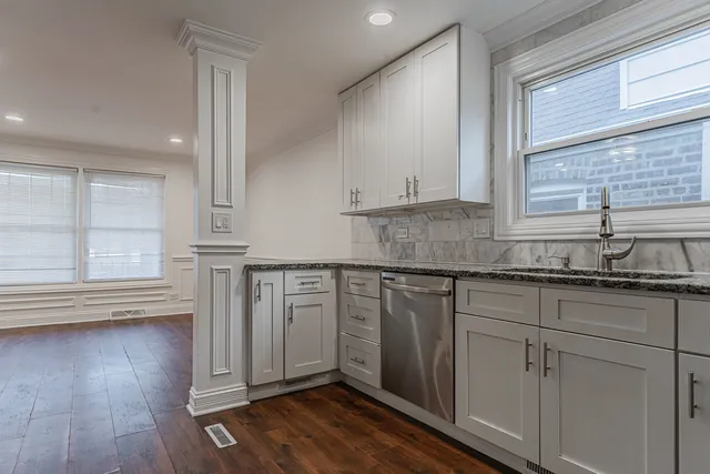 $199,900 | 10528 South Aberdeen Street, Chicago, IL 60643