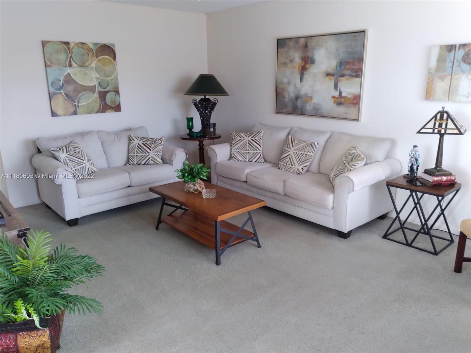326 Preston H, Unit 326 Boca Raton, FL 33434 - Photo 4 of 9 Gallery Image 4