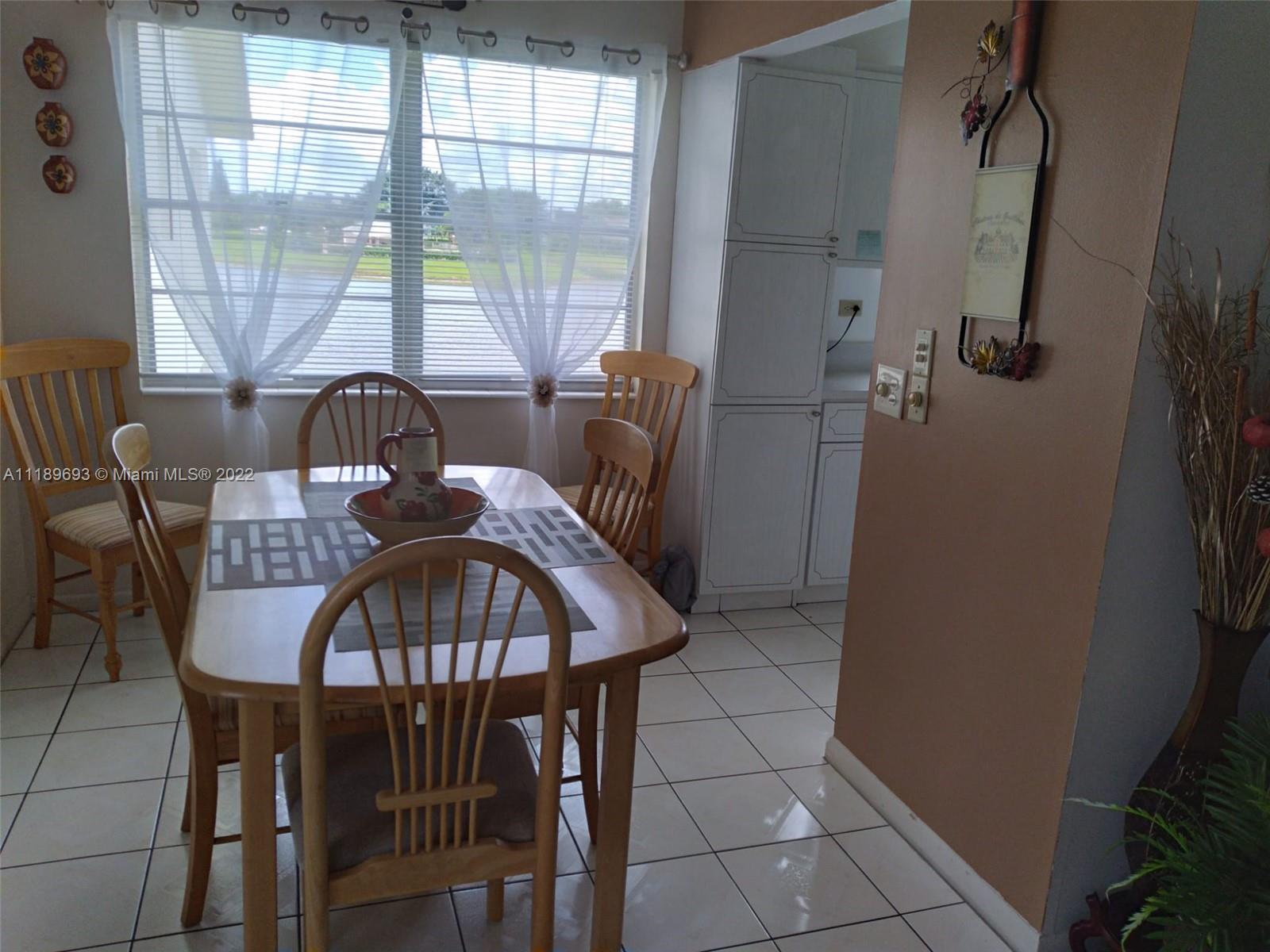 326 Preston H, Unit 326 Boca Raton, FL 33434 - Photo 7 of 9 Gallery Image 7