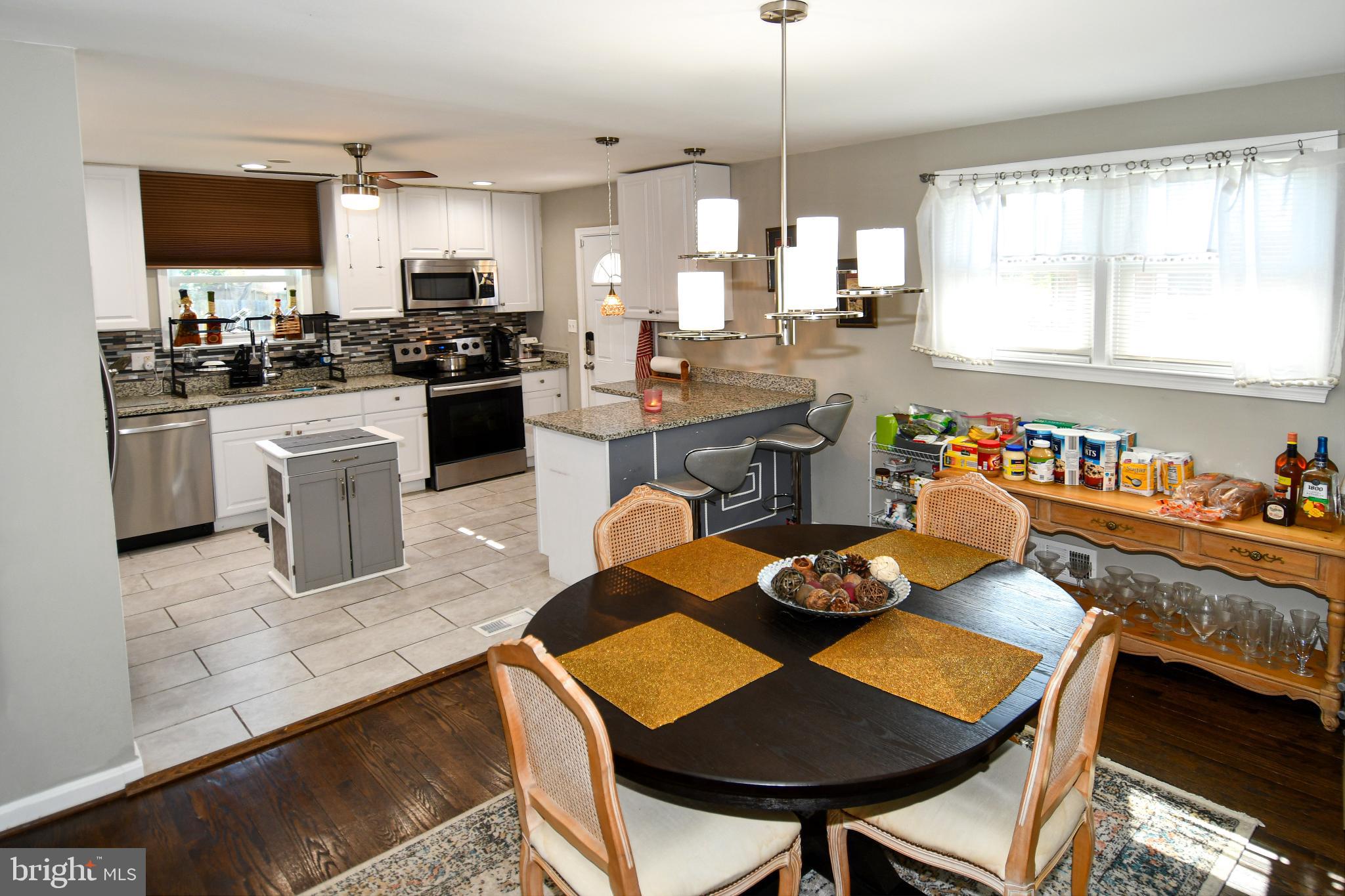 5815 Arbroath Drive Clinton, MD 20735 - Photo 11 of 46 Kitchen with dining area.