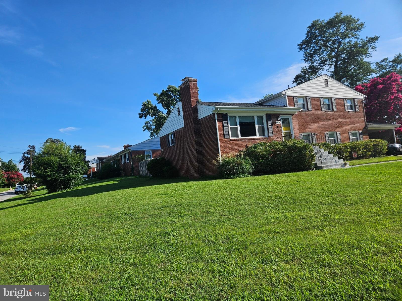 5815 Arbroath Drive Clinton, MD 20735 - Photo 27 of 46 Shared space: front yard, maintained by landlord.