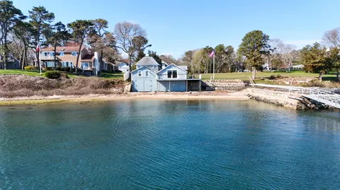 $1,590,000 | 1 Boat House Drive, Wareham, MA 02571