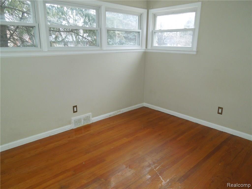 17543 Ramsgate Drive Lathrup Village, MI 48076 - Photo 16 of 22