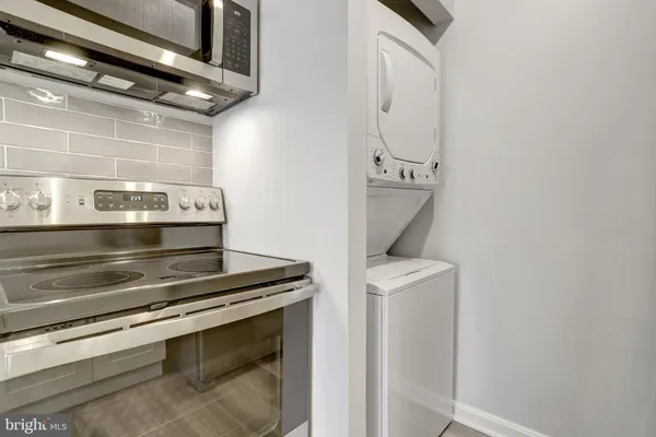 $2,995 | 1211 South Eads Street, Unit 1203, Arlington, VA 22202