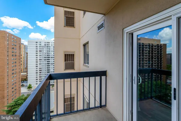 $2,995 | 1211 South Eads Street, Unit 1203, Arlington, VA 22202