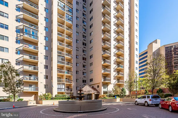 $2,995 | 1211 South Eads Street, Unit 1203, Arlington, VA 22202