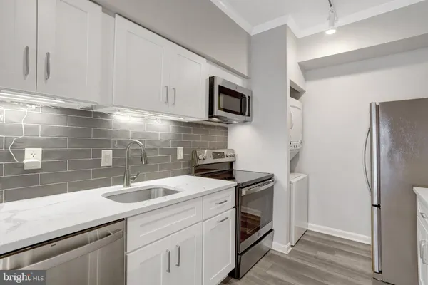 $2,995 | 1211 South Eads Street, Unit 1203, Arlington, VA 22202