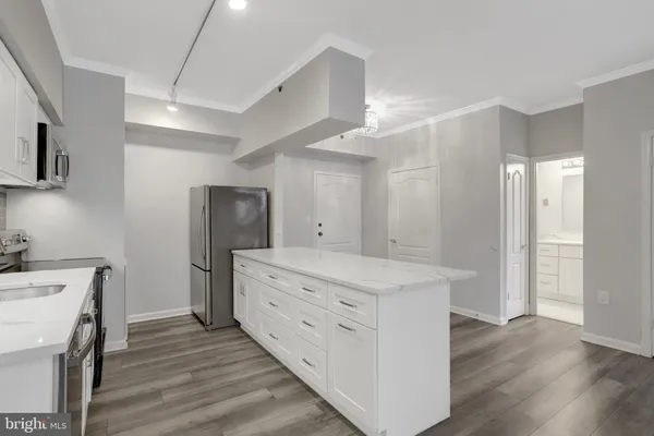 $2,995 | 1211 South Eads Street, Unit 1203, Arlington, VA 22202