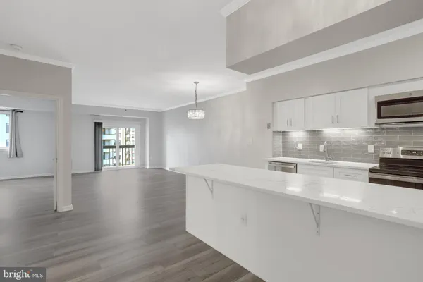 $2,995 | 1211 South Eads Street, Unit 1203, Arlington, VA 22202
