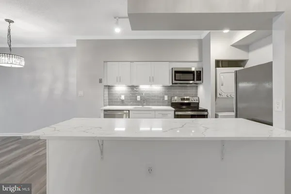 $2,995 | 1211 South Eads Street, Unit 1203, Arlington, VA 22202
