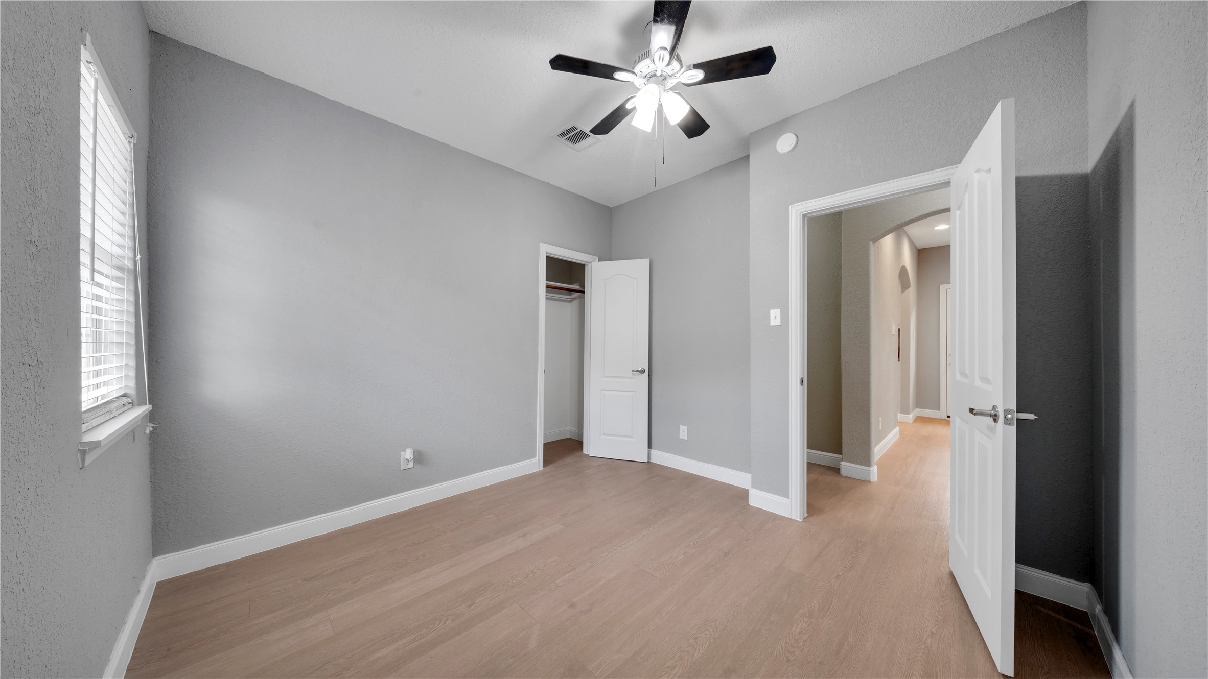 8214 Peekskill Lane Houston, TX 77075 - Photo 10 of 26