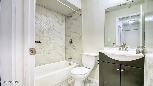 $2,300 | 78 Wyndham Place, Unit 129, Robbinsville, NJ 08691