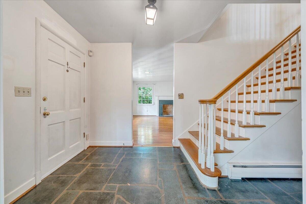 1009 Hardy Road Vinton, VA 24179 - Photo 7 of 38 08-MIB06712