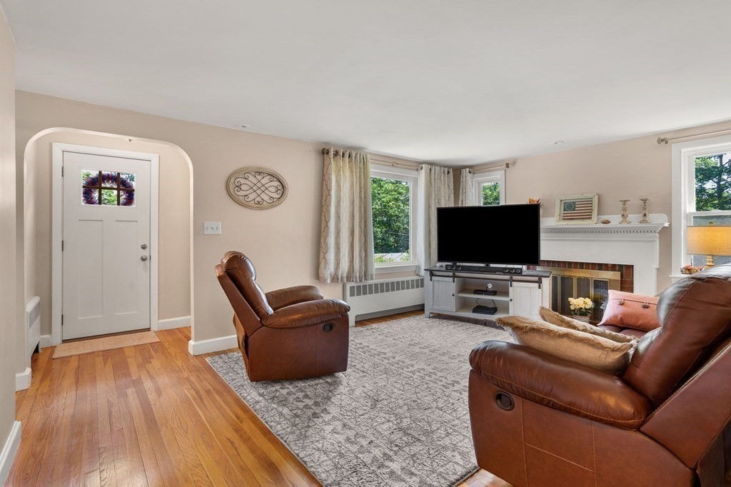 47 Longhill Road Lynn, MA 01904 - Photo 8 of 29 Gallery Image 8