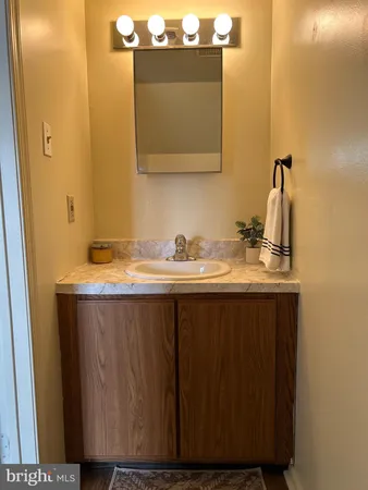 $2,100 | 17 Old Mill Lane, Holland, PA 18966