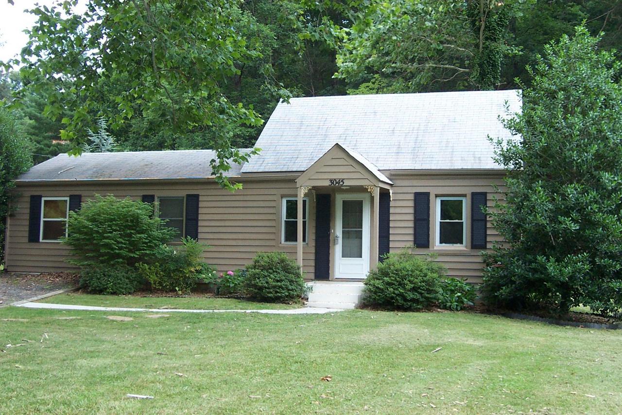 3045 Green Ridge Road Roanoke, VA 24019 - Photo 1 of 6 front