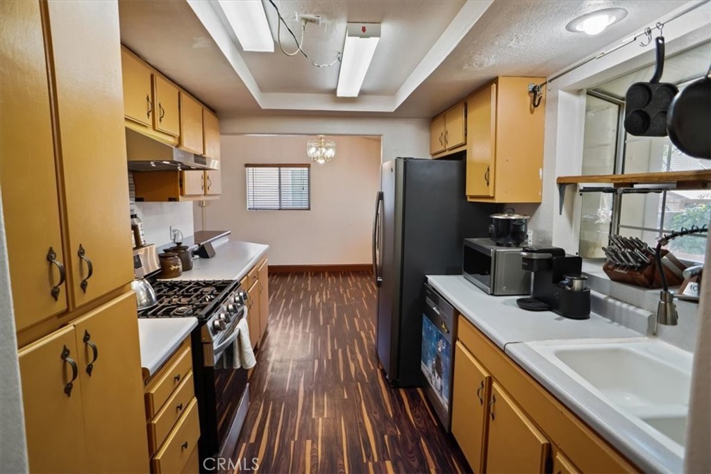 30602 San Martinez Road Val Verde, CA 91384 - Photo 5 of 25