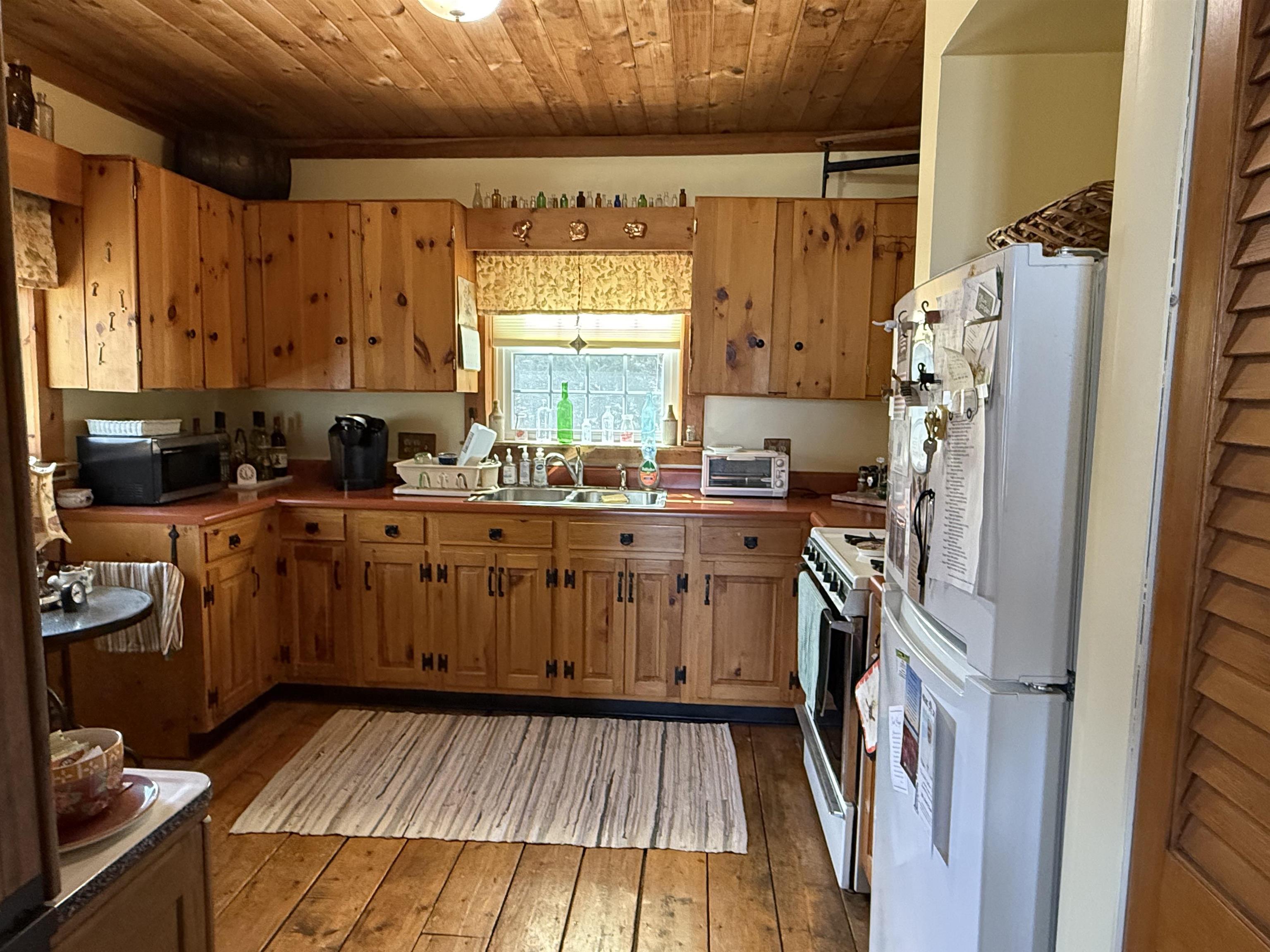137 Grover Road Springfield, VT 05156 - Photo 15 of 36
