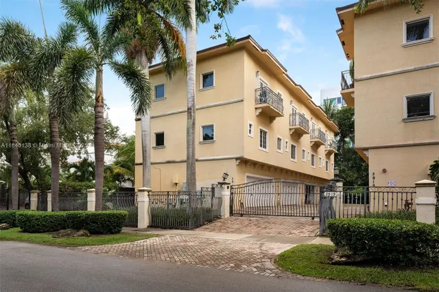 $899,000 | 2919 Coconut Avenue, Unit 1, Miami, FL 33133