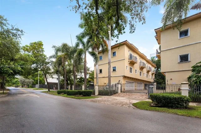 $899,000 | 2919 Coconut Avenue, Unit 1, Miami, FL 33133