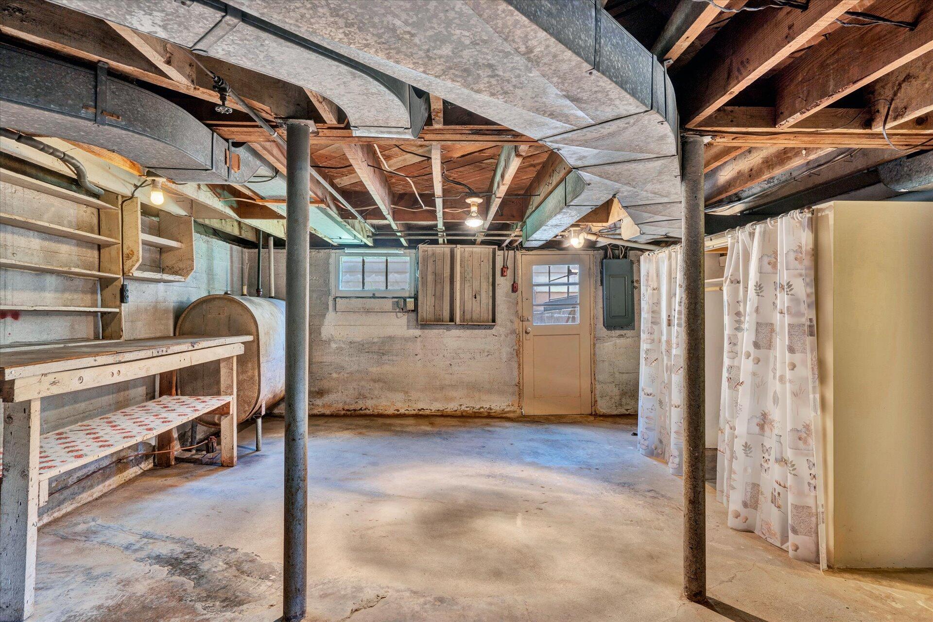 5120 Starkey Road Roanoke, VA 24018 - Photo 15 of 17 a view of porch