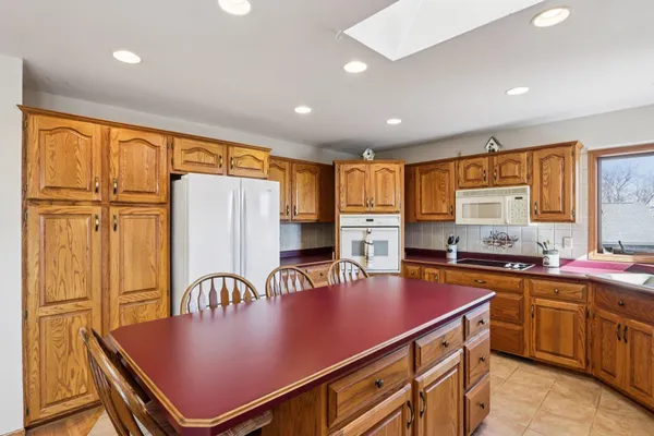 $749,900 | 978 North Dewey Avenue, Jefferson, WI 53549