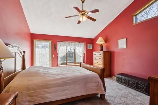 $749,900 | 978 North Dewey Avenue, Jefferson, WI 53549