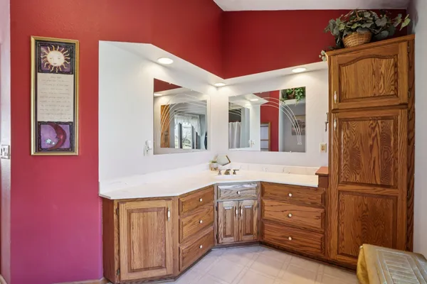 $749,900 | 978 North Dewey Avenue, Jefferson, WI 53549