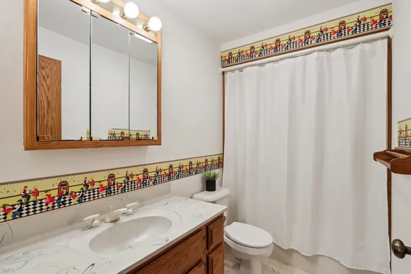 $749,900 | 978 North Dewey Avenue, Jefferson, WI 53549