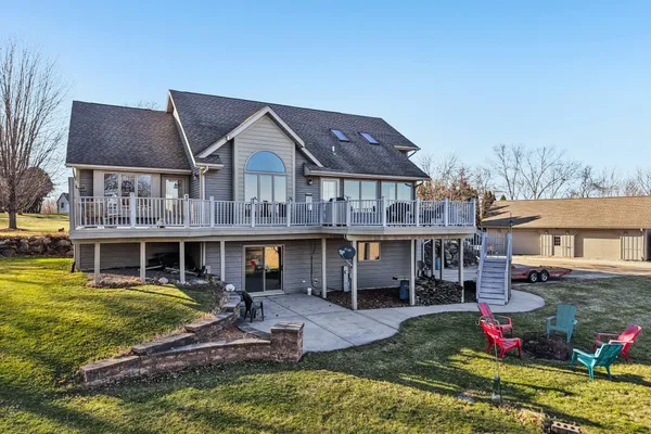 $749,900 | 978 North Dewey Avenue, Jefferson, WI 53549
