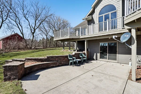 $749,900 | 978 North Dewey Avenue, Jefferson, WI 53549