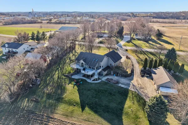 $749,900 | 978 North Dewey Avenue, Jefferson, WI 53549