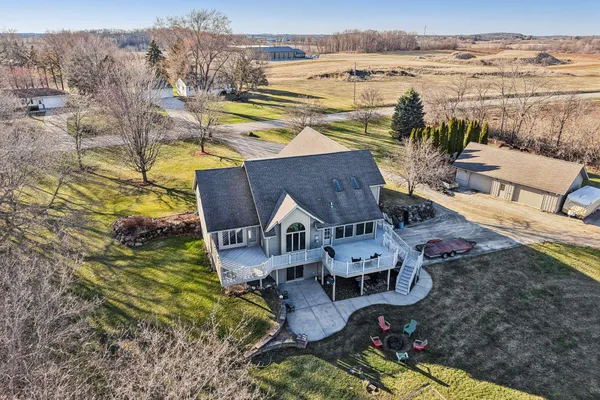 $749,900 | 978 North Dewey Avenue, Jefferson, WI 53549